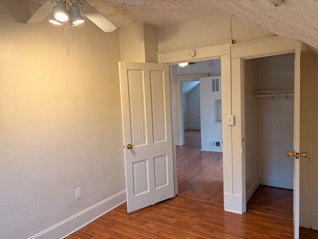 Building Photo - 2-Story 4 Bed/2 Bath Home with Basement & W/D