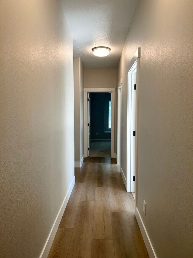 Building Photo - Lochsa Falls 5 Bedroom Home with Private B...