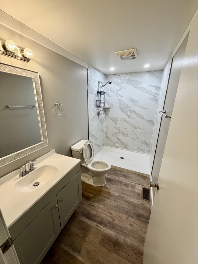 Building Photo - 253 Magnolia Ave