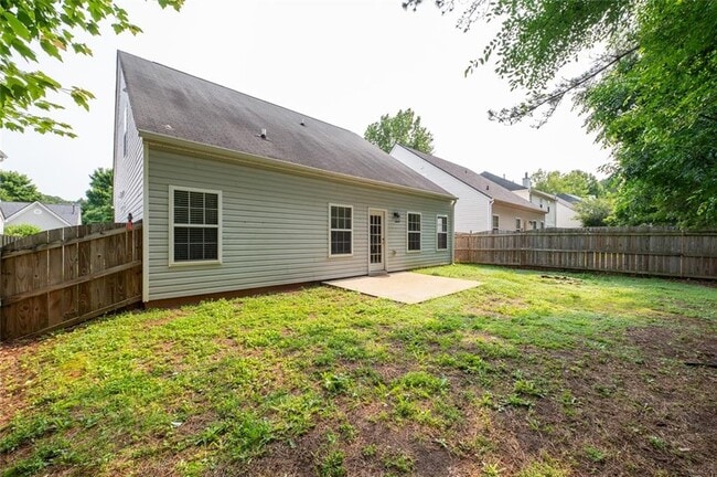 Building Photo - 145 Village Trce