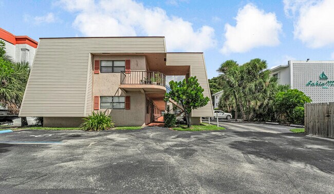 Building Photo - 135 Shore Ct