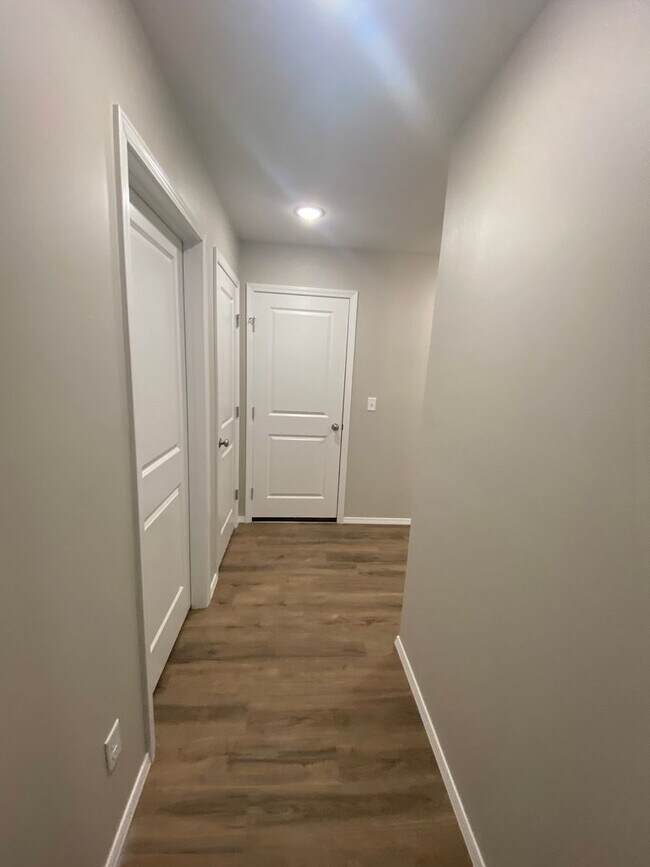 Building Photo - Brand New Home!!