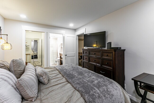 Building Photo - 6861 N 2200 W