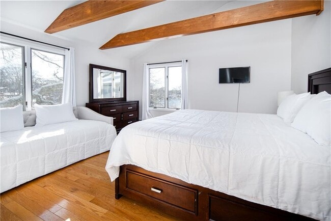 Building Photo - 262 Wood Hill Rd