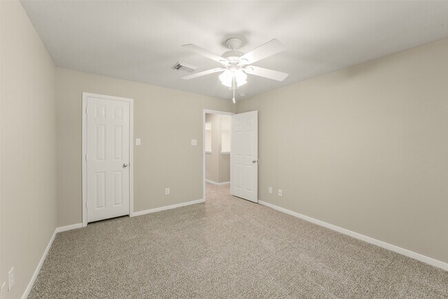 Building Photo - 2414 Falcon Knoll Ln