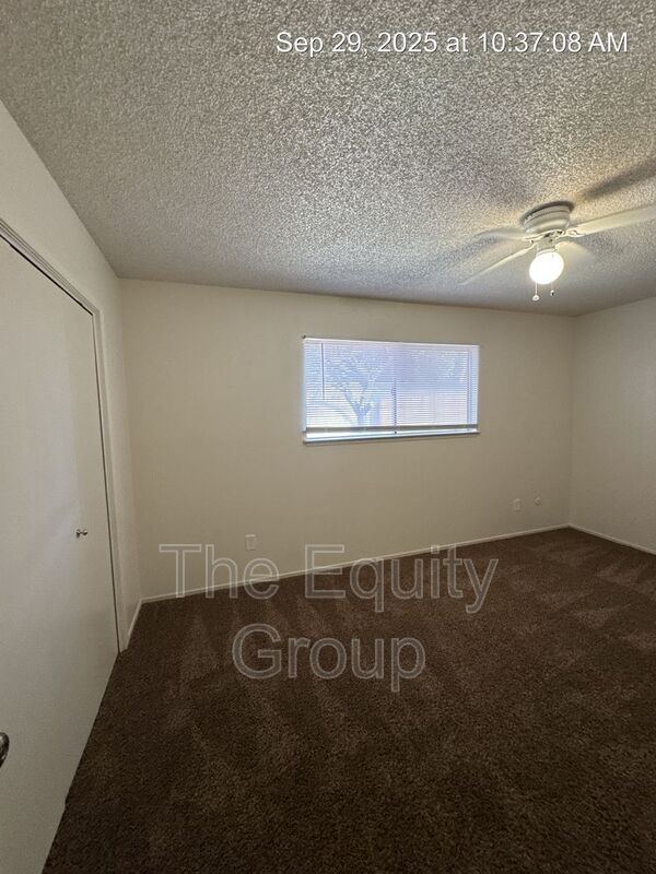 Building Photo - 1734 E Laura Ave