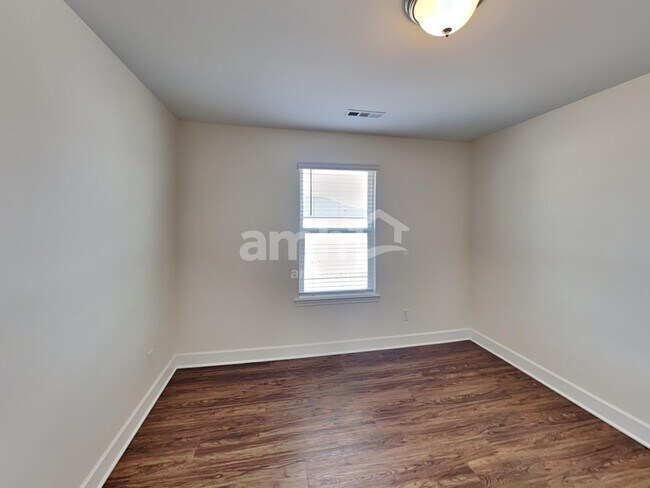 Building Photo - 5290 Lake Maxwell Dr