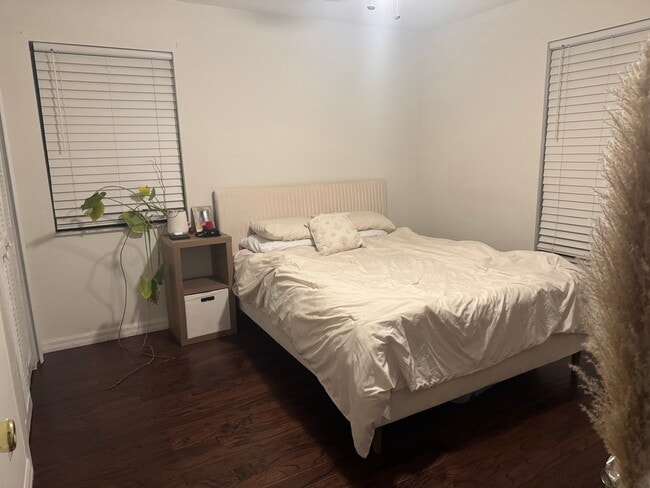 Building Photo - 385 Toledo St