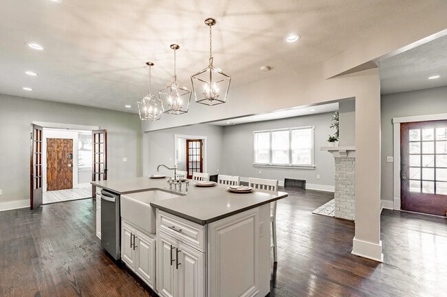 Building Photo - 304 N 43rd St