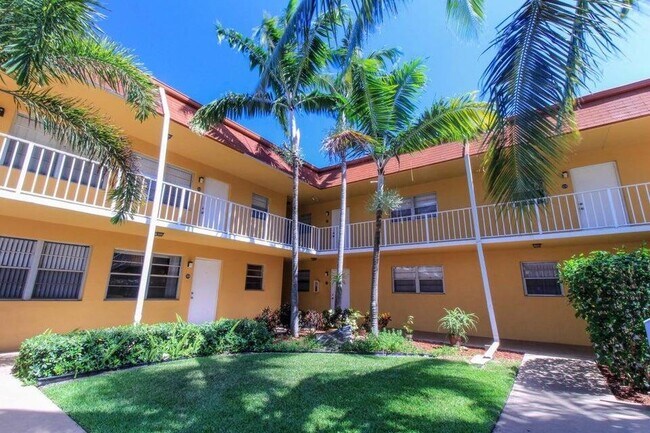 Building Photo - 240 Croton Ave