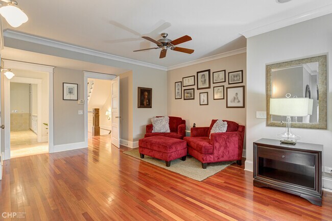 Building Photo - 2663 N Marshfield Ave