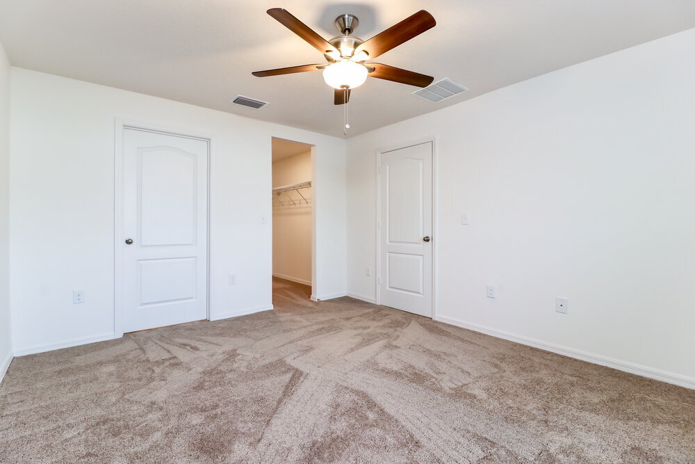 Building Photo - 4176 High Ridge Ave