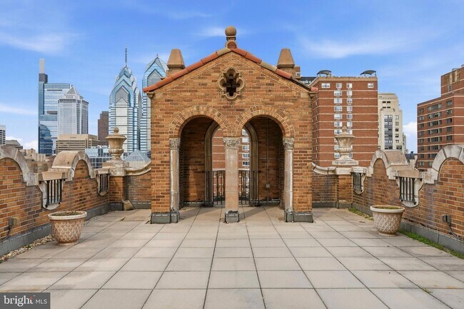 Building Photo - 2200-14-1514 Spruce St