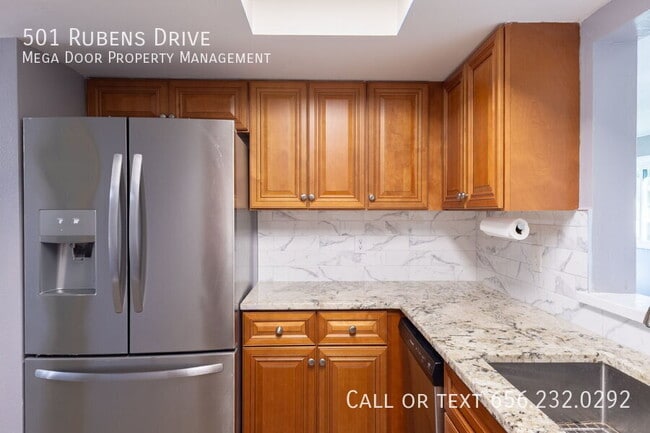 Building Photo - 501 Rubens Dr