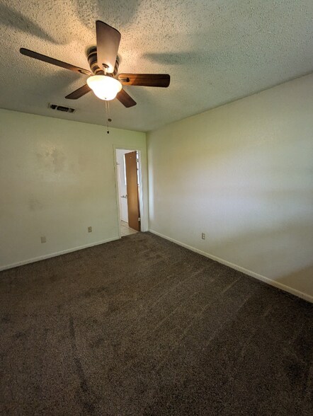 Building Photo - 933 Edwards St