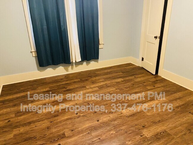 Building Photo - 306 S Lee Ave