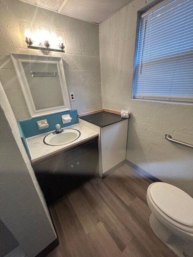 Building Photo - Quiet Country Living: Spacious 2BR with Laundry Hookups