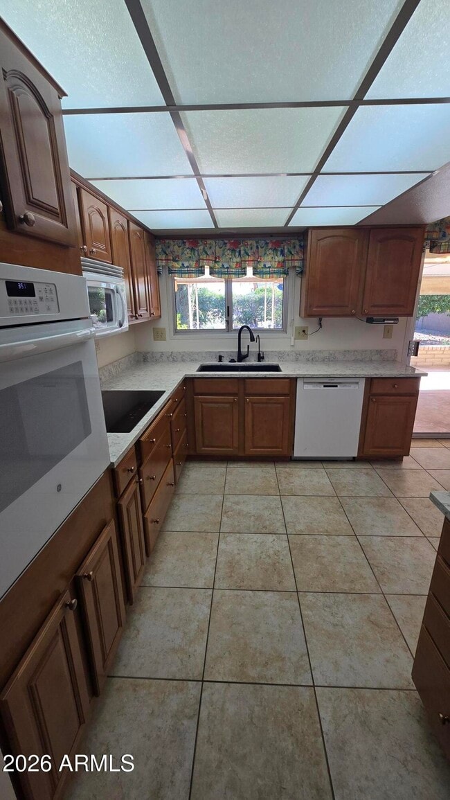 Building Photo - 9839 W Cedar Dr