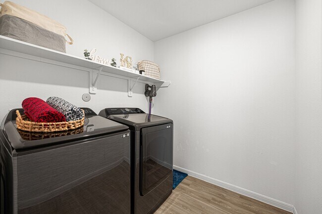 Building Photo - 8207 Star Ter Dr