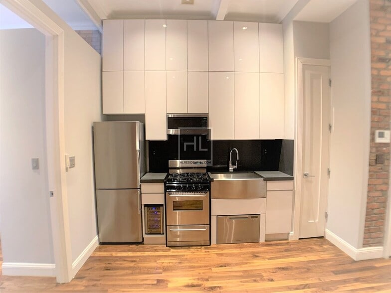 Building Photo - West 14th Street