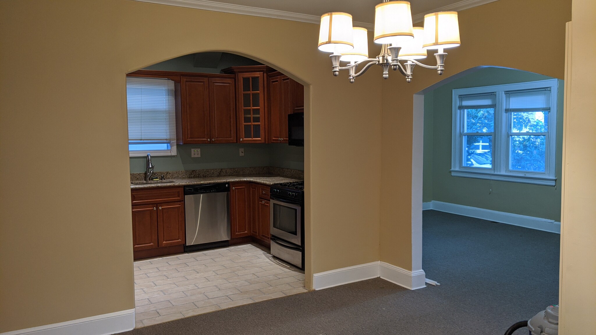 Building Photo - 438 Oakley Avenue