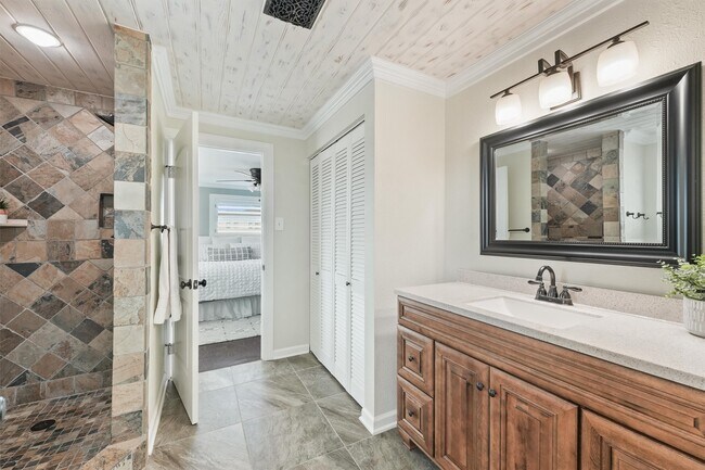 Building Photo - 16634 Jamaica Beach Rd