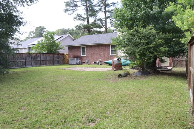 Building Photo - 5681 Pepperbush Dr