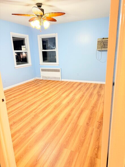 Master bedroom - 13721 Lafayette St