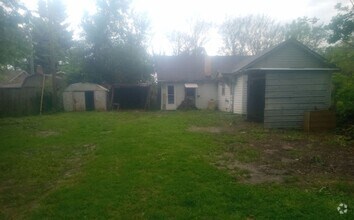 Building Photo - COMING SOON!!1 3-BEDROOMS! - $390 Month /...