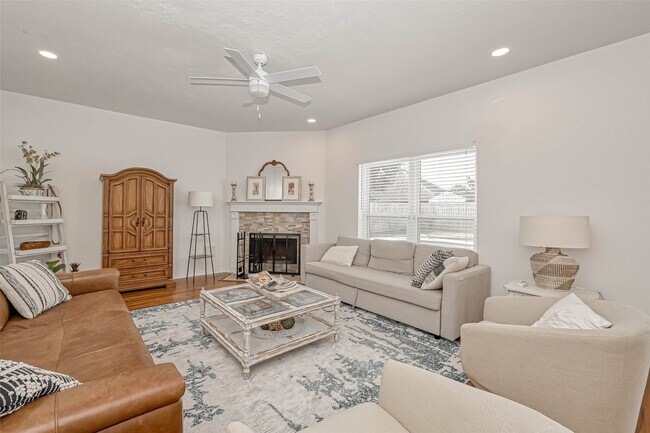 Building Photo - 16535 Oat Mill Dr