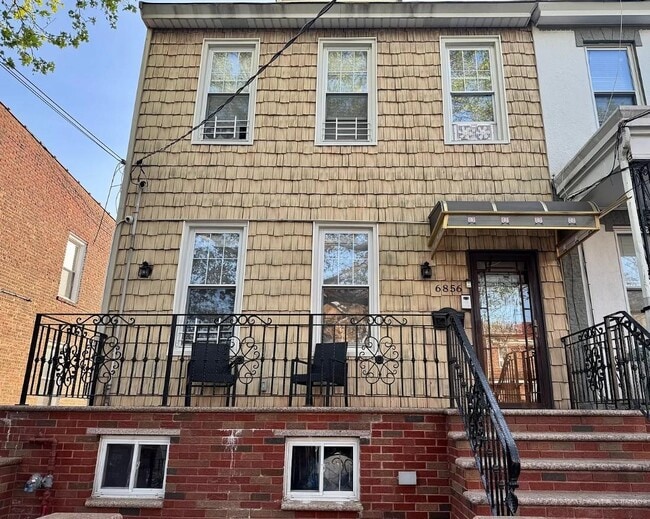 Building Photo - 68-56 76th St