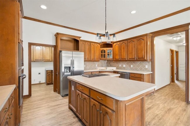 Building Photo - 2124 Trailwood Rd