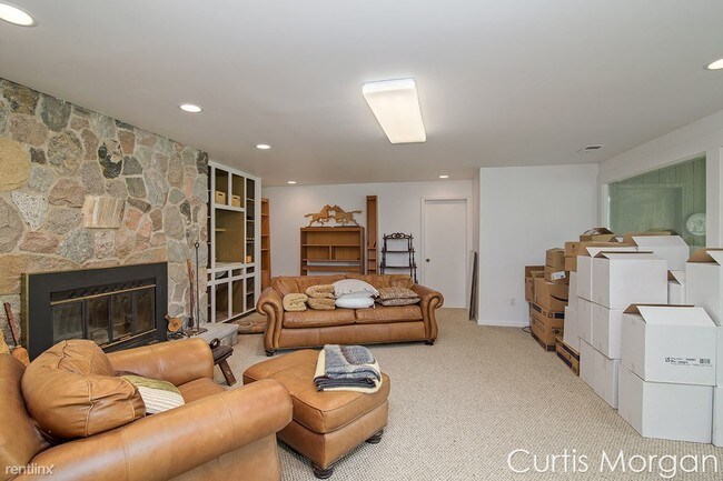 Building Photo - 3 br, 3.5 bath House - 201 Honey Creek Ave NE