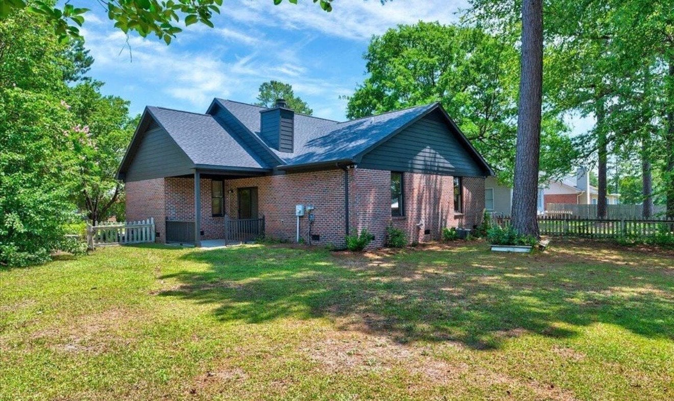 Building Photo - 7165 Dayspring Dr