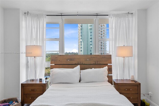 Building Photo - 2451 Brickell Ave