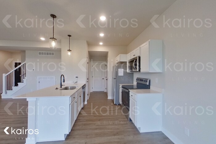 Building Photo - 6944 Holly Ct
