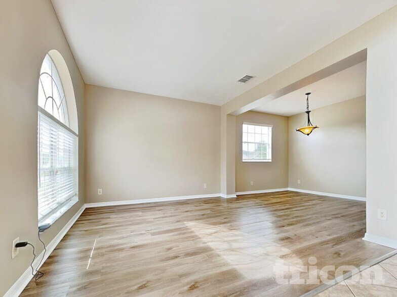 Building Photo - 7627 Atwood Dr