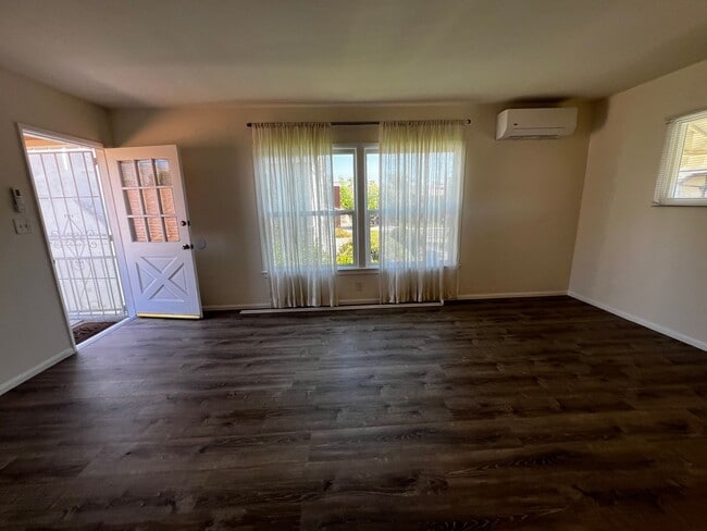 Building Photo - 2 Bedroom 1 Bath Apartment for Rent in Arcadia with New Ductless A/C