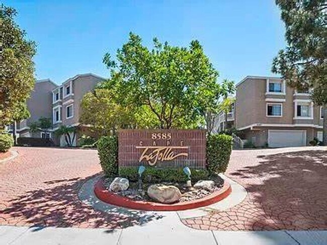 Building Photo - Beautiful La Jolla Condo – Fully Furnished...
