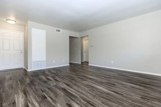 Building Photo - Meadowood Place Apartment Homes