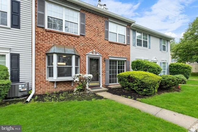 Building Photo - 66 Cheverny Ct