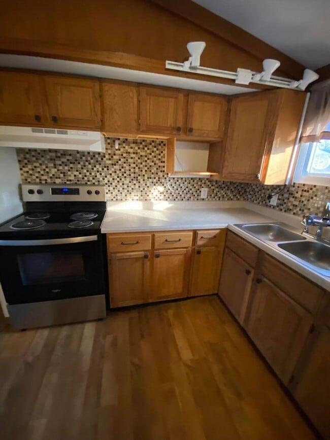 Building Photo - Single Family Home in Central Columbia