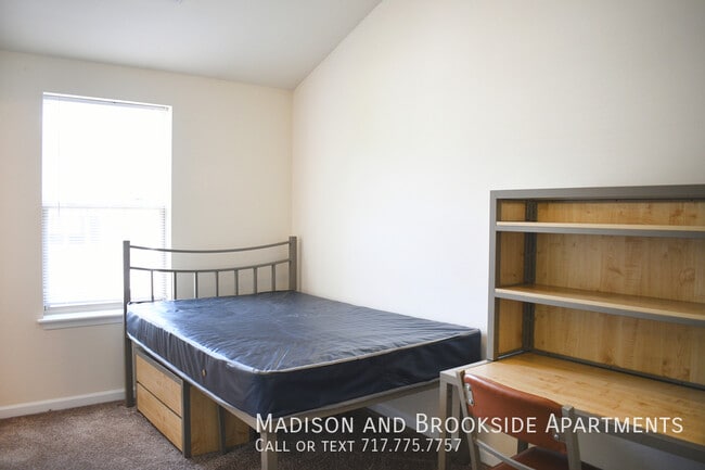 Building Photo - 101 Brookside Ave