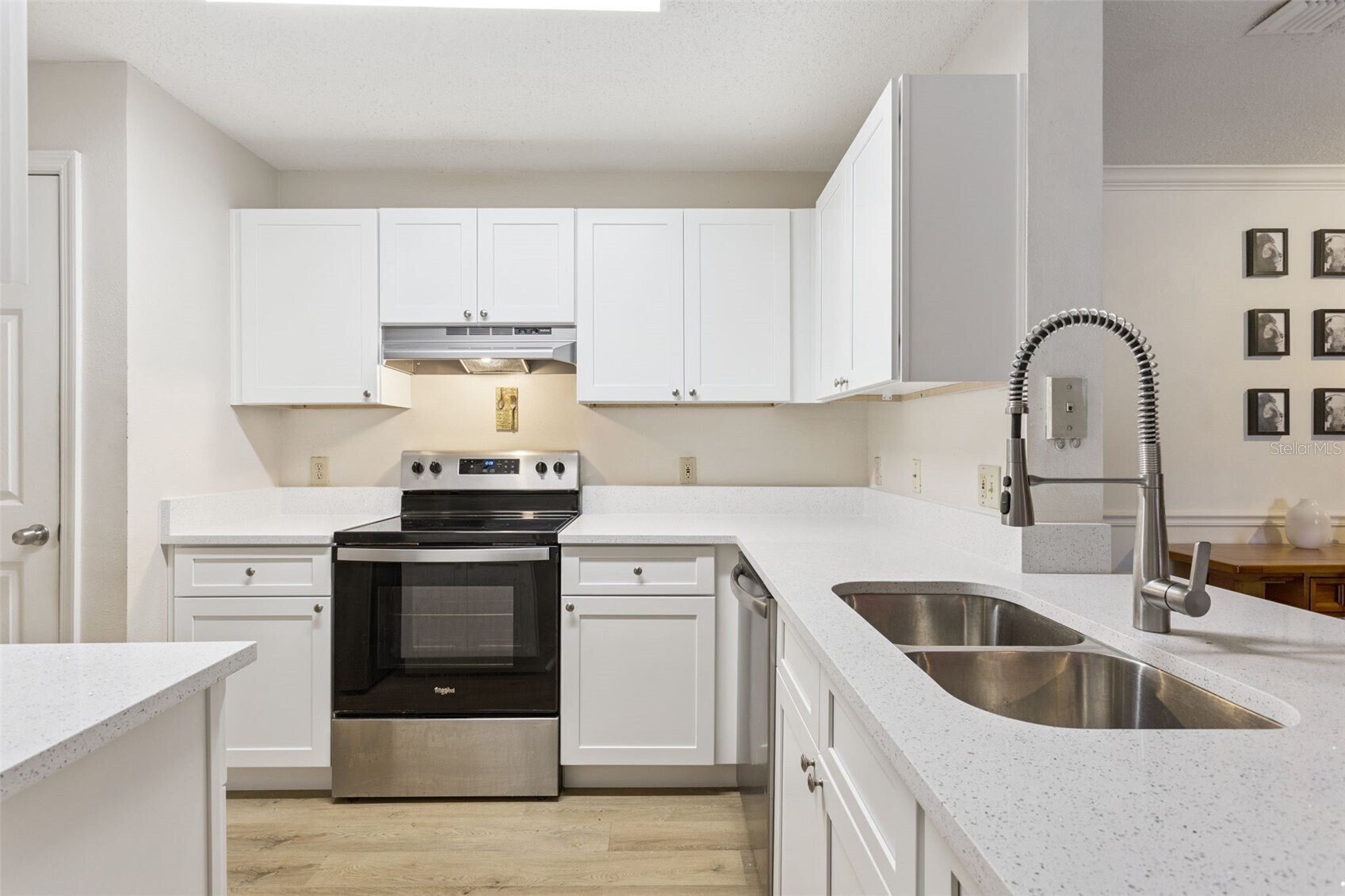 Building Photo - 1950 Summer Club Dr