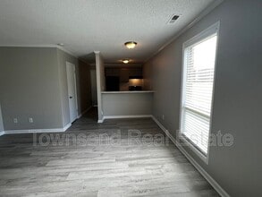 Building Photo - 5846 Century Oaks Dr