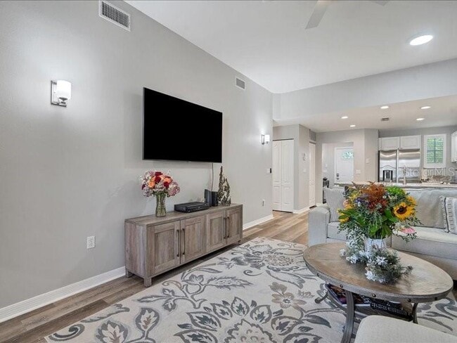 Building Photo - 3701 54th Dr W