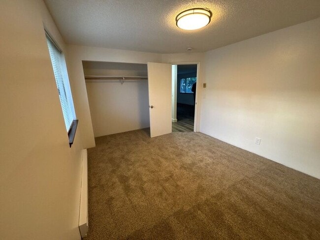 Building Photo - 4433 Campbell Dr SE