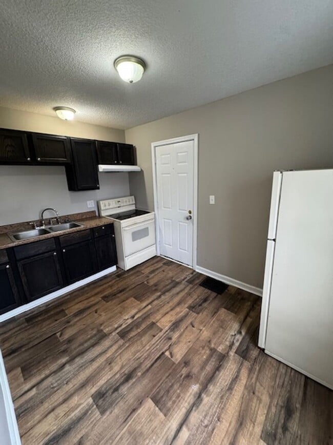 Building Photo - 4003 Reed St