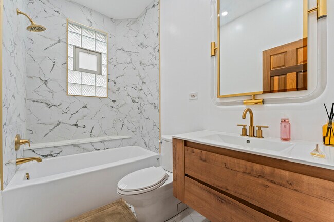 Building Photo - 314 Custer Ave
