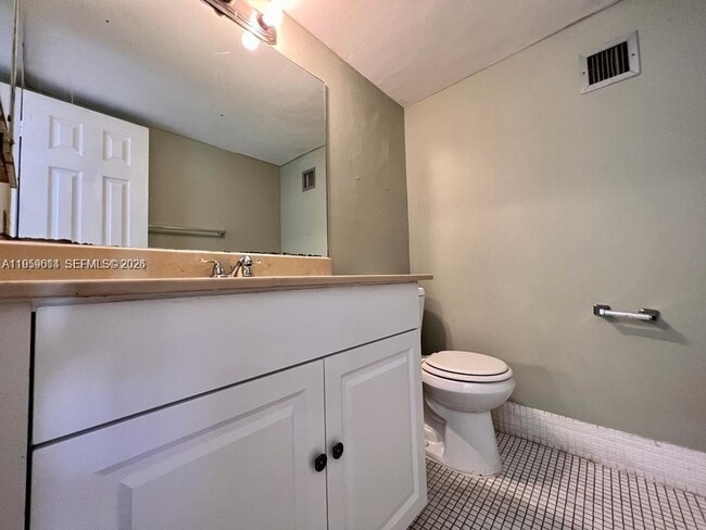 Building Photo - 3300 Spanish Moss Terrace